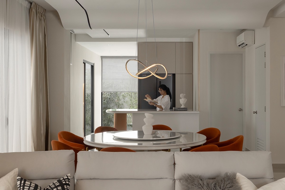 LEEGEANA 42 | The Roof Studio