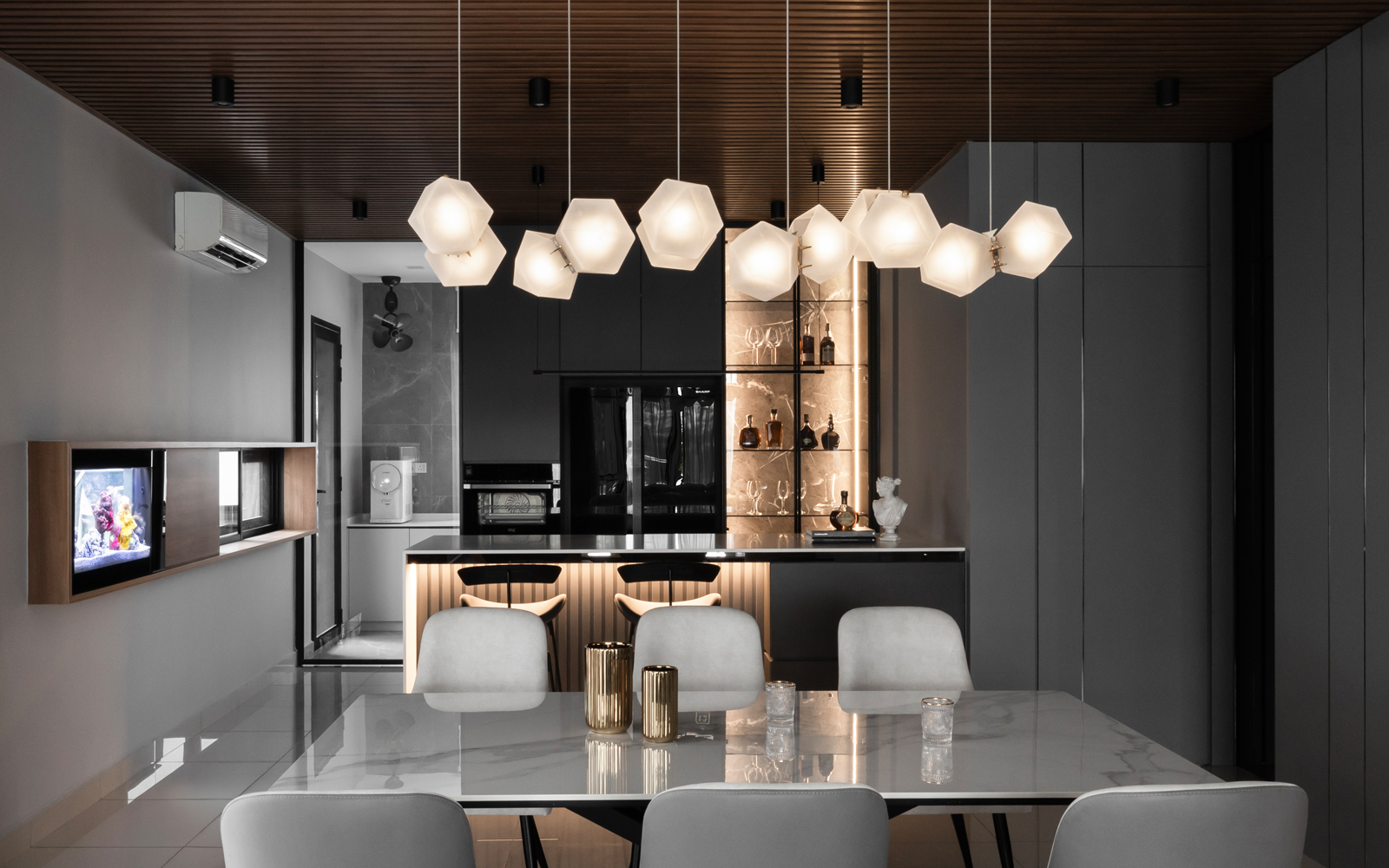 LUXURA 16 | The Roof Studio
