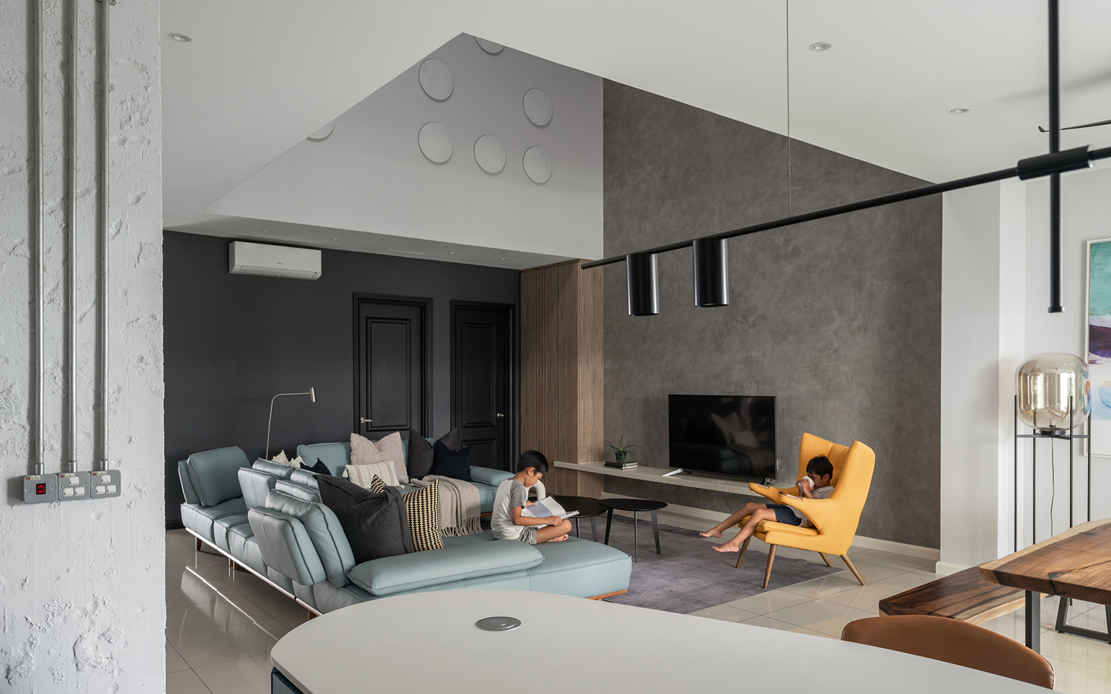 Hermosa 21 | The Roof Studio